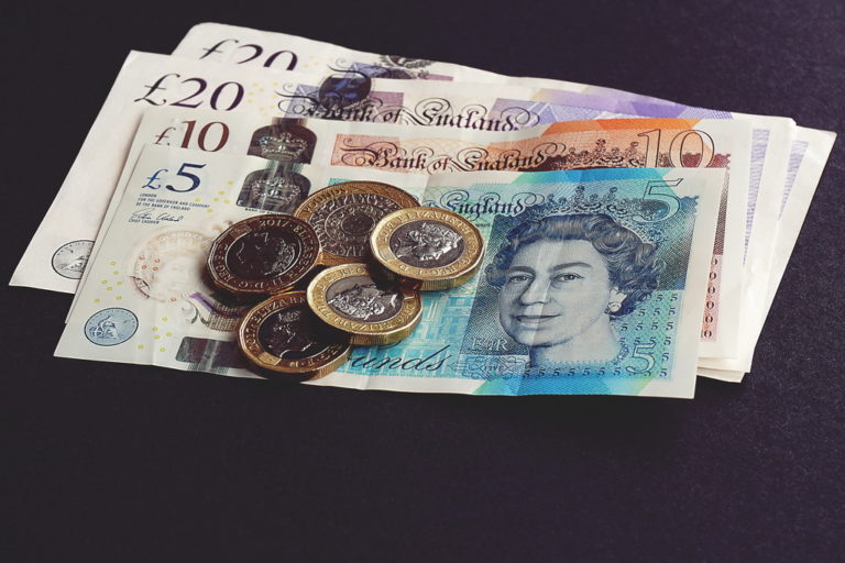 Refinansowanie kredytu: kiedy opłaca się przenieść hipotekę do innego banku?